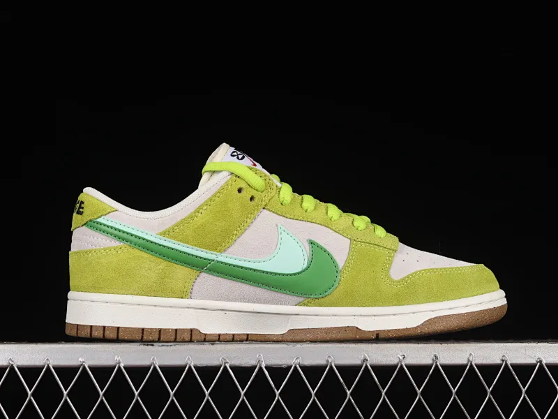 All categories Nk SB Dunk Series Nk SB Dunk Low low-top sneakers Nk SB Dunk Low "85" Green Apple Smiley SB low-top sports and leisure sneakers DO9457-122